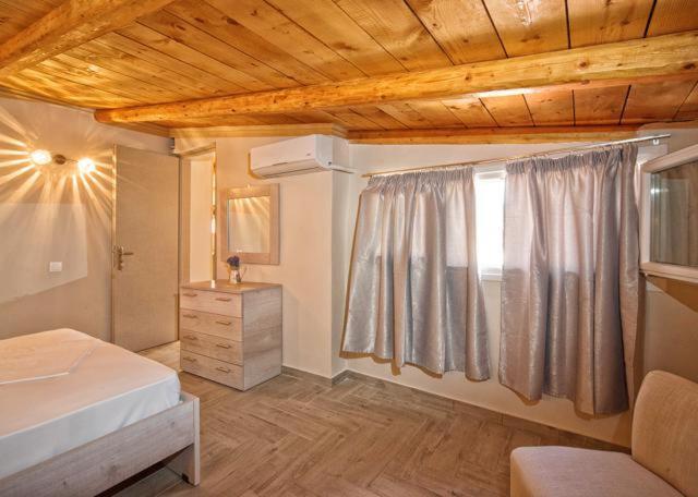 Efi Apartments Agios Gordios  Exterior photo