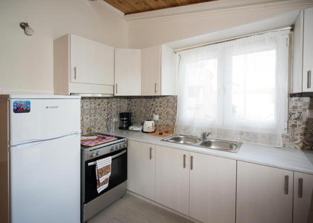 Efi Apartments Agios Gordios  Exterior photo