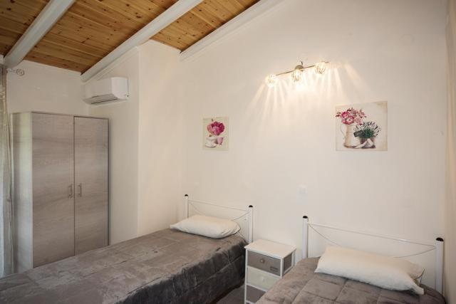 Efi Apartments Agios Gordios  Exterior photo